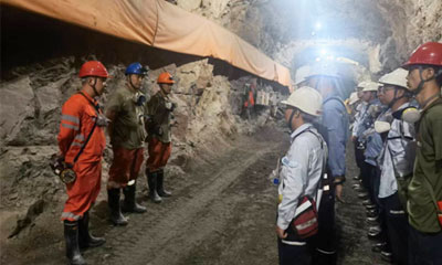 矿业有限公司副总经理到我公司新平分公司施工现场观摩